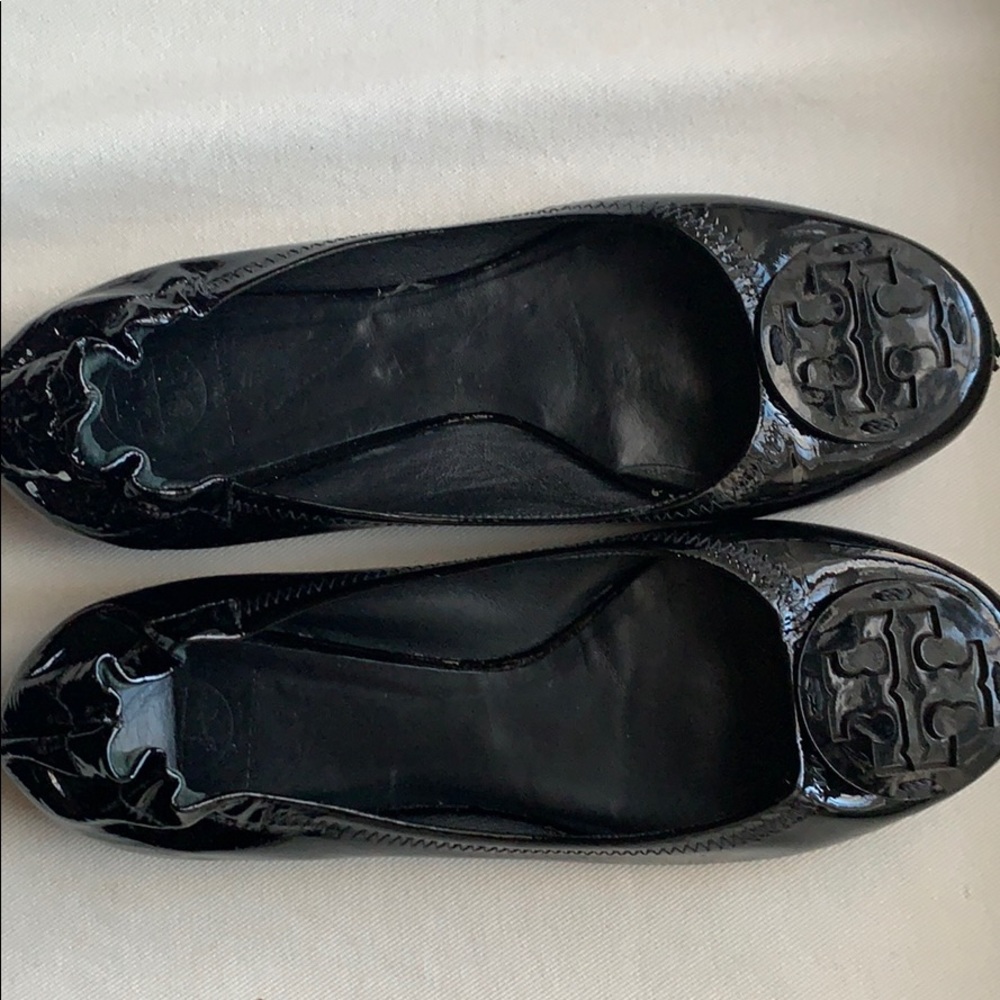 TORY BURCH leather flats